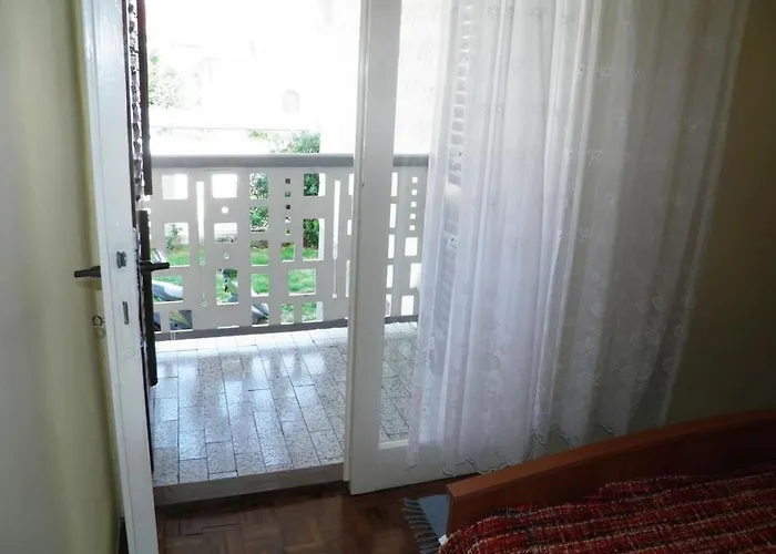 In Mit Eigener Terrasse By Interhome Apartmán Baška