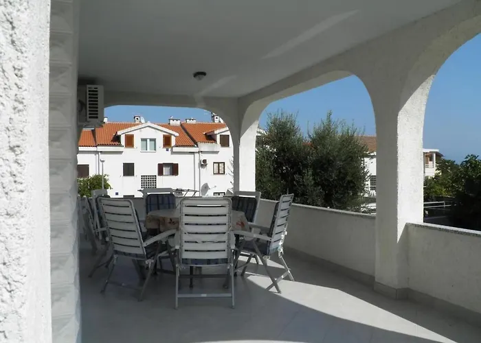 In Mit Eigener Terrasse By Interhome Apartamento Baška