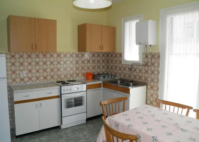 Apartamento In Mit Eigener Terrasse By Interhome *