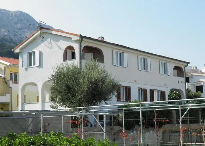 Apartamento In Mit Eigener Terrasse By Interhome